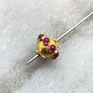 18k Gold Charm | 18k Gold Round Bead with Ruby | 11X8 MM Spacer Finding | KC1274