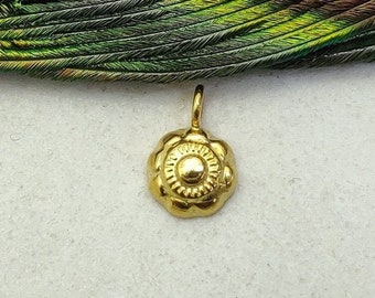 18k Gold Flower Charm Pendant: DIY Jewelry Finding (9x6mm)
