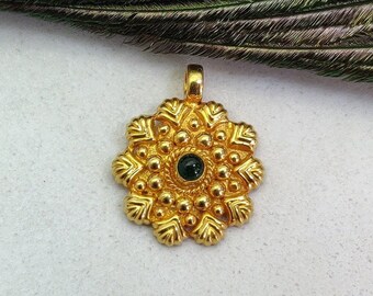 18k Yellow Gold Floral Pendant | Hydro Emerald Charm (13.5MM)