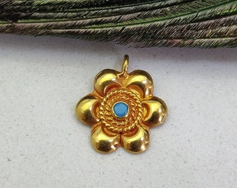 Vintage 18k Yellow Gold Turquoise Flower Charm Pendant Fine Estate Jewelry
