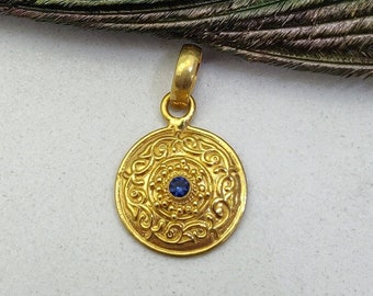 Handmade 18k Gold Blue Sapphire Pendant, Textured Charm (15mm)
