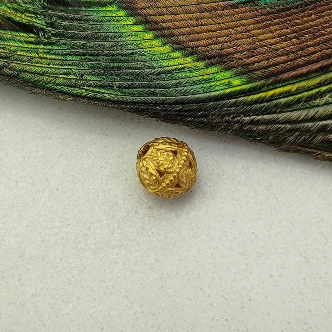 thumbnail image 2 of Vintage Solid Brass Spartan / Roman Warrior Head Pendant Bead - 29mm Round - New Old Stock 2 of 3