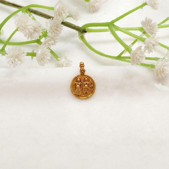 18Kゴールド製インドの女神チャームペンダント • 宗教的なDIY 