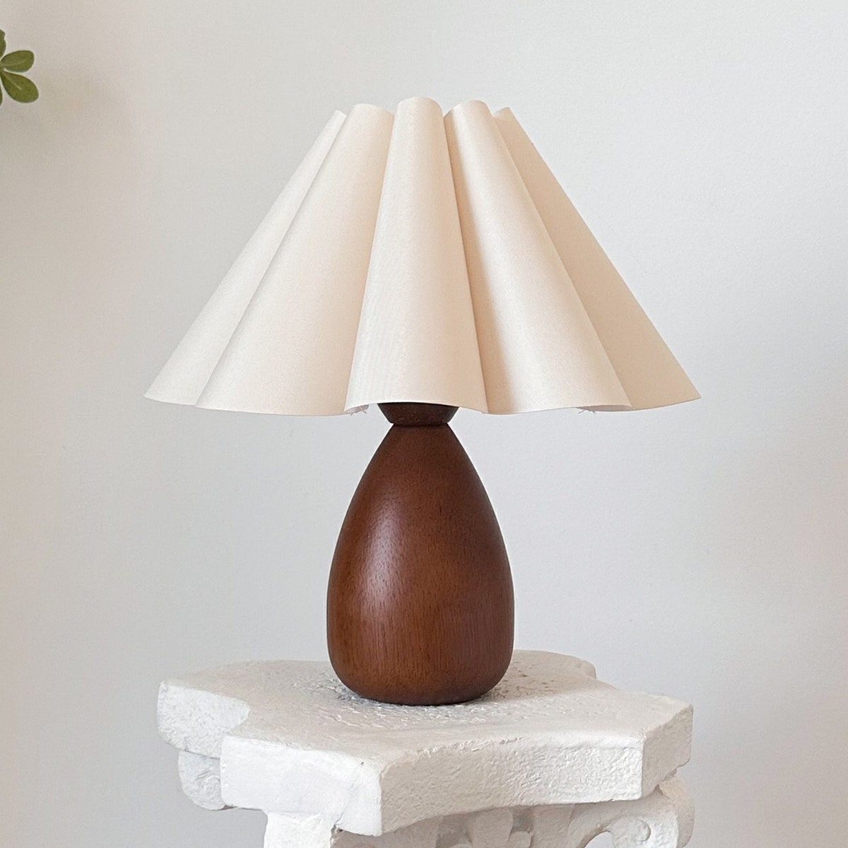 Handmade Vintage Wooden Table Lamp 110-240V, Walnut Color Paint Beige Petal Pleated Shade, Bedroom Living Room Kitchen Retro Decor Desk Lamp - Etsy