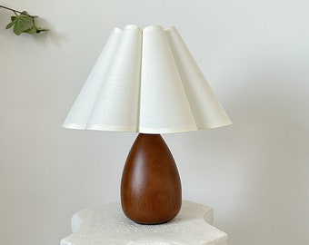 Lampe de table en bois peint couleur noyer 110-240 V tissu crème plissé pétales abat-jour chambre salon cuisine déco rustique lampe de chevet Japandi