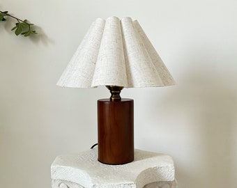 Handmade Wooden Pillar Table Lamp, Linen Fabric Pleated Petal Shade 110-240V For Bedroom Living Room Kitchen Retro Cozy Decor Japandi Lamp