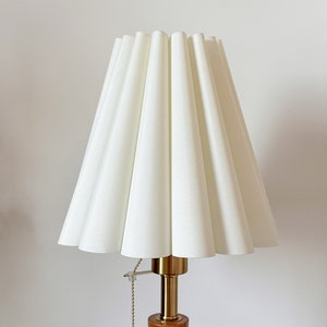 Handmade Beige Fabric Taller Pleated Ruffle Flower Petals Lampshade Table Lamps Pendant Light Fabric Shades Home Furnishing Lamp Decor