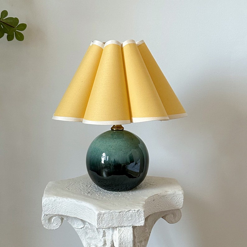 Green Glaze Ceramic Pleated Table Lamp, Black Yellow Petal Pleated Shade, Sturdy Base110-240V, Bedroom Living Room Kitchen Rustic Cozy Decor Yellow