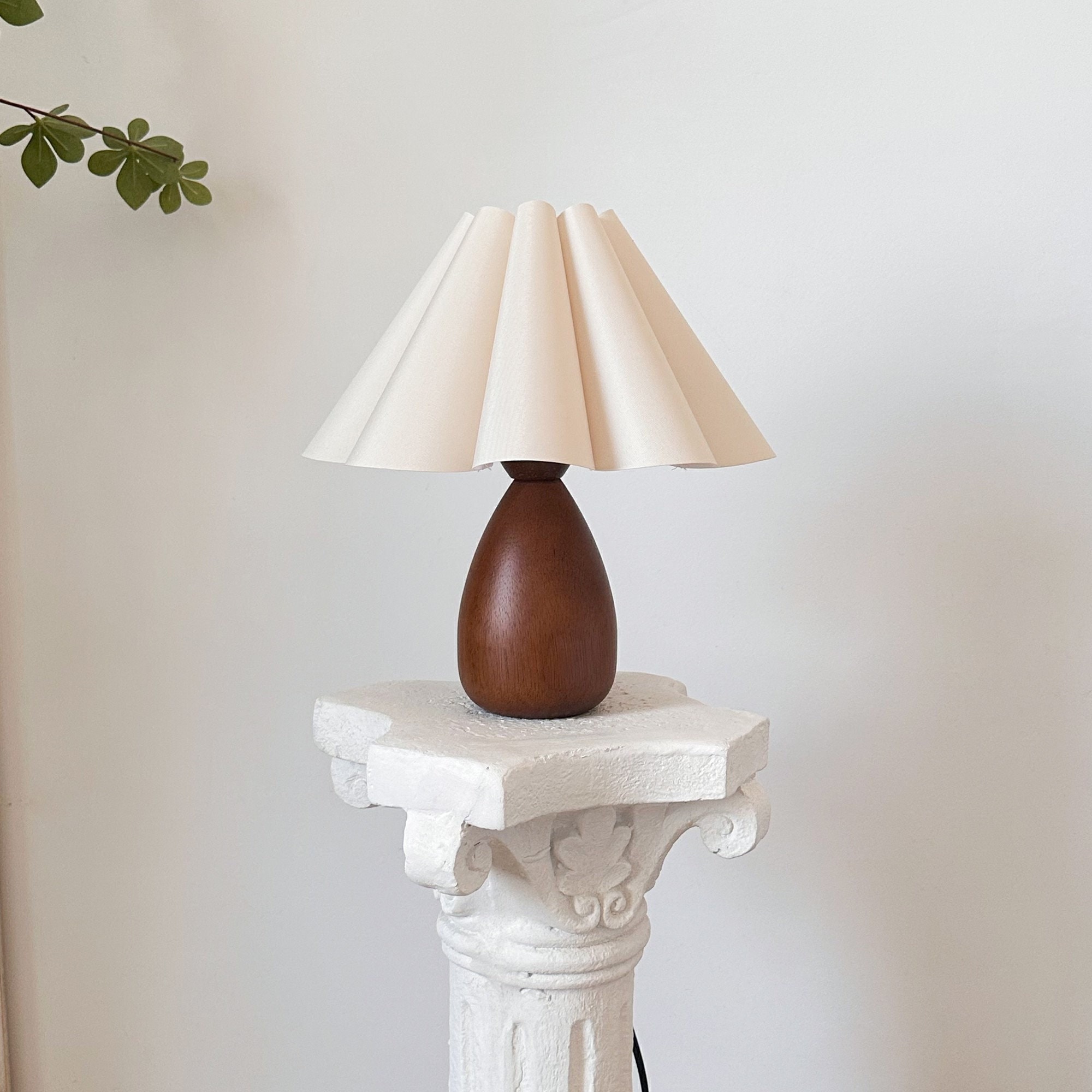 Lot De 2 Lampes De Table Décoratives En Bois Et Verre Avec Fleurs - Hauteur 30cm, Style Classique Années 60/70