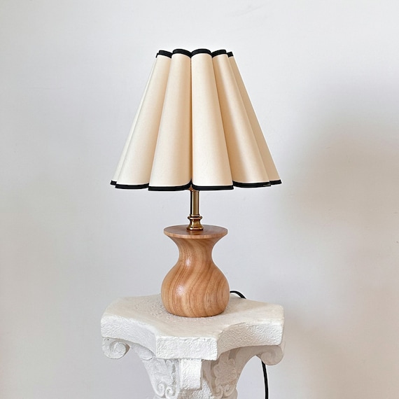 ハンドメイドオーク材ヴィンテージテーブルランプ、ファブリック