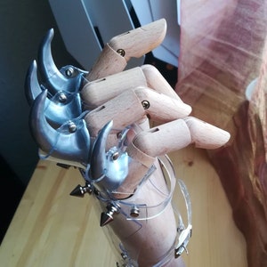 Custom Fit Metal Claw Gauntlets