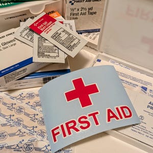 First Aid Kit Decal Vinyl Sticker Label for Pouch, Case, Medicine Bag, Car