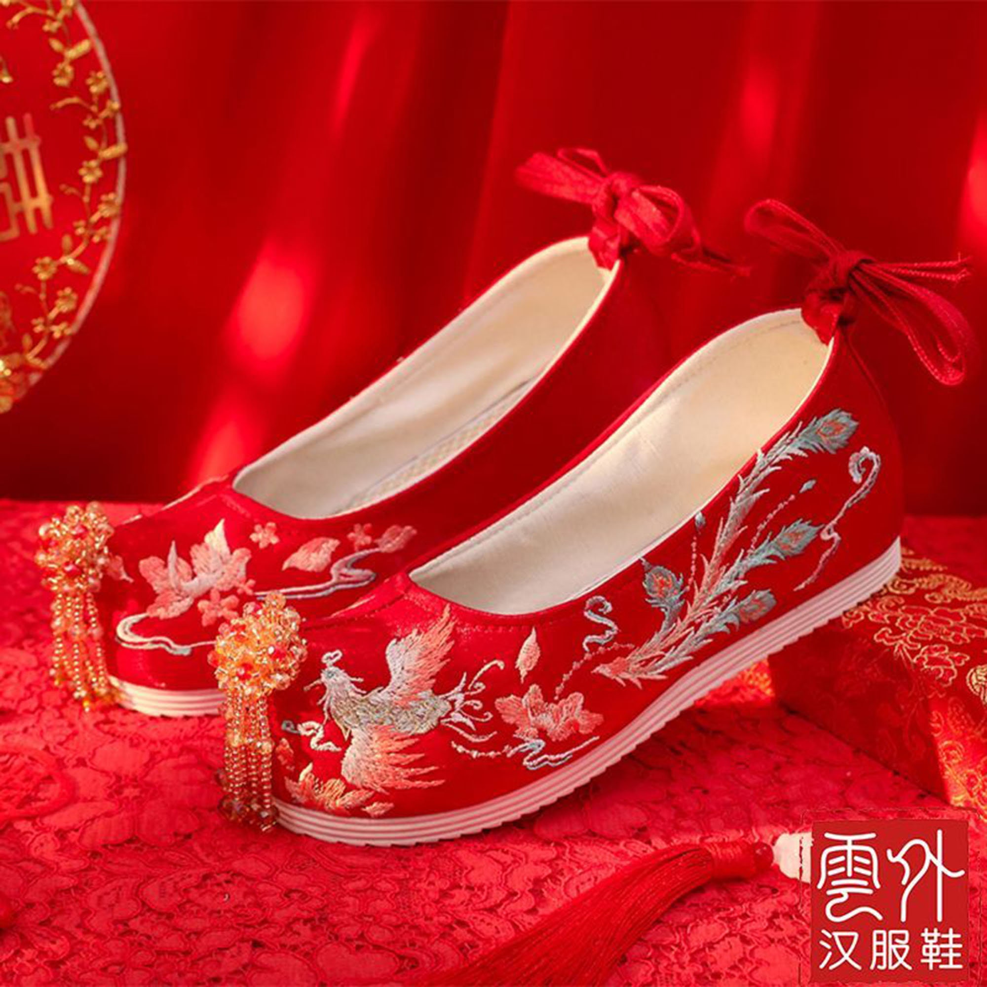 Buy Asian, Cheongsam Flat, Flip Flop Sandals or Slippers With Rubber Sole,  Covered With Red/gold Satiny Fabric Eur 39/40 / USA 8/9 / UK 6/7 Online in  India - Etsy
