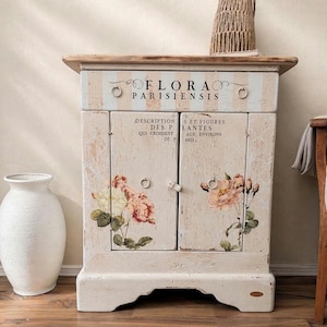 Upcycling Vintage Kommode Shabby Chic – Handbemalt – Florales Design – Unikat aus Holz – Romantisch & Rustikal – "Catherine"