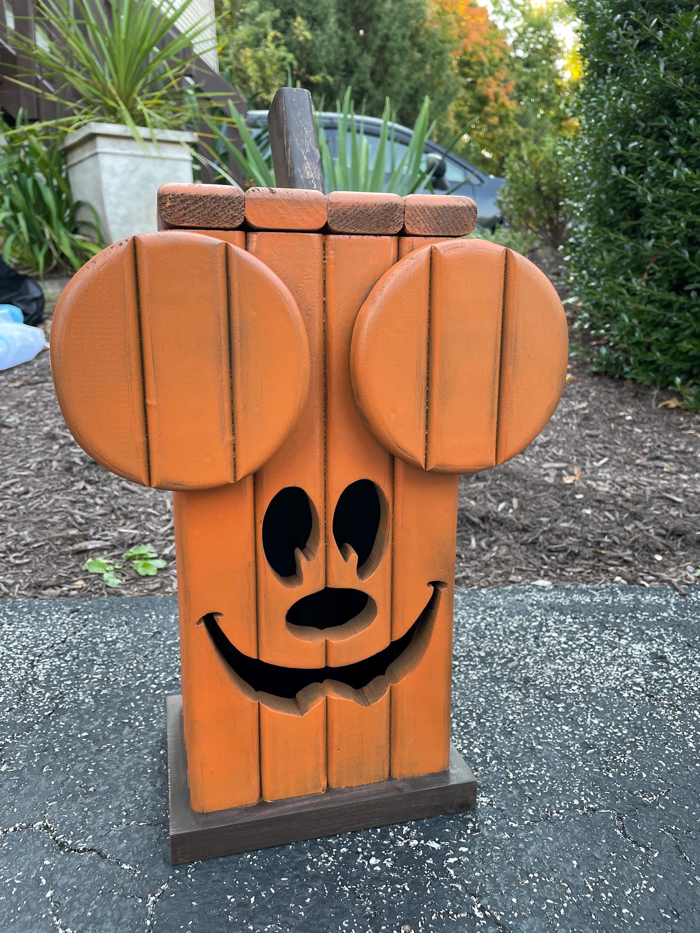 Rustic wooden jack-o-lantern halloween decor wood Pumpkin