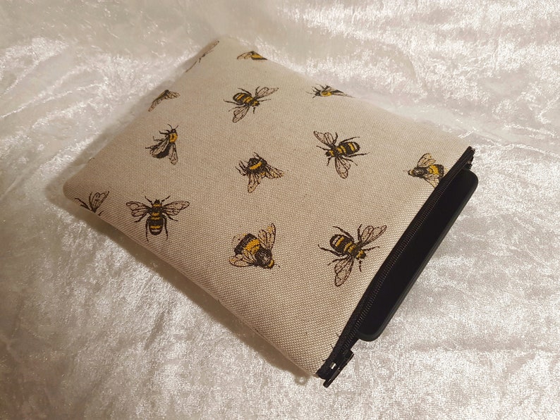 E-Book-Reader Tasche mit Reißverschluss Bienen Bild 5