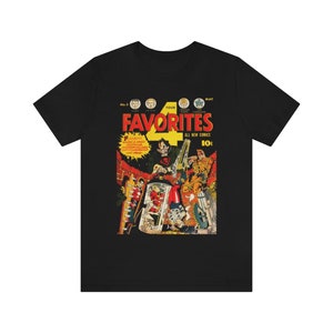 以下が含まれることがあります： 黒いTシャツに、アクション中のスーパーヒーローのグループを描いたビンテージコミックの表紙がプリントされています。表紙のタイトルは「Four Favorites」で、大きな太字で「4」の数字が書かれています。コミックの表紙は、赤、黄、黒の背景に描かれています。