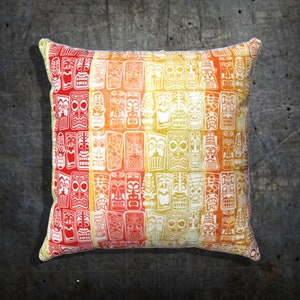 Retro Tiki gesponnen polyester oranje geel vierkant jaren 1950 vintage stijl kussensloop