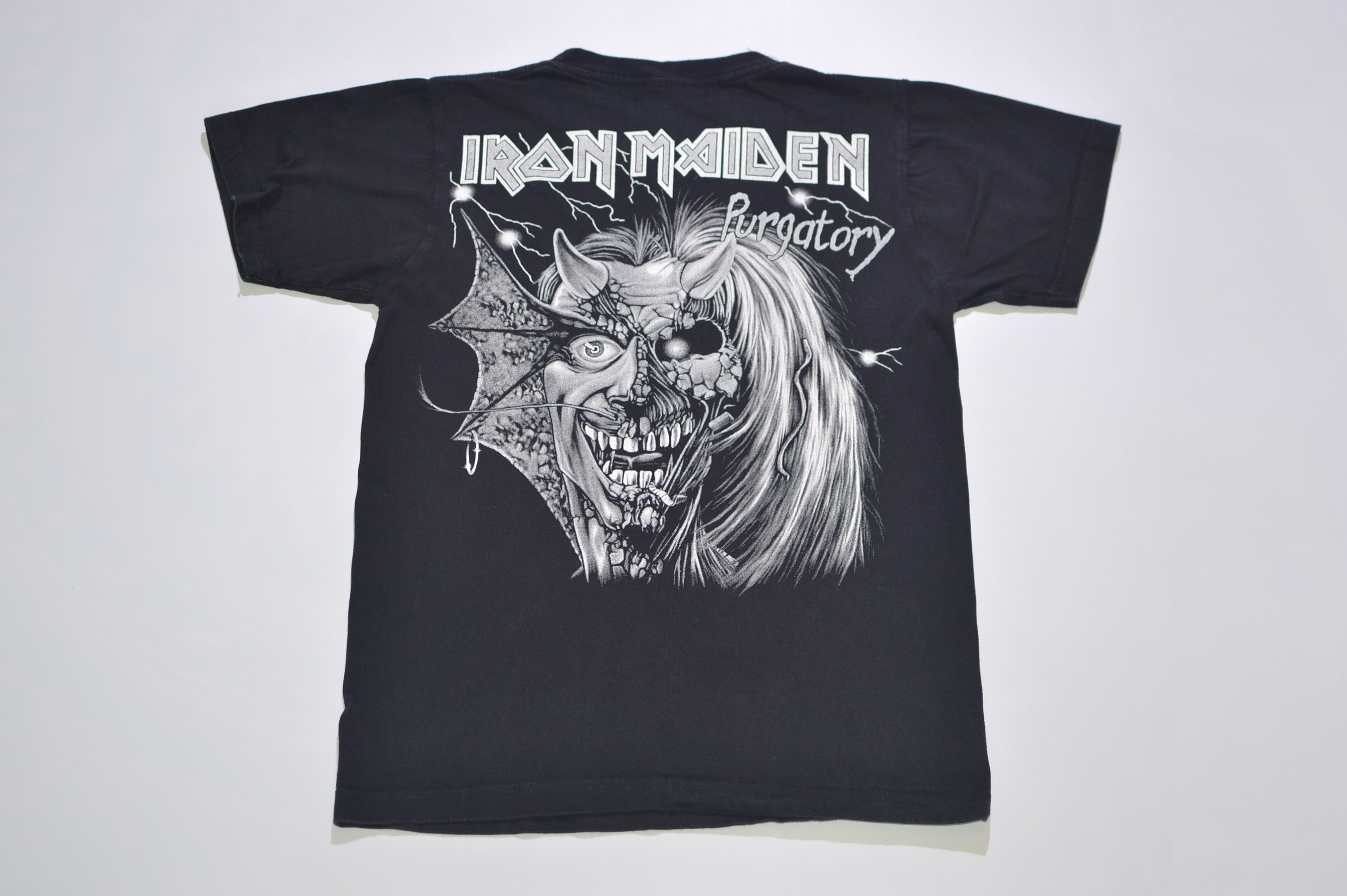 LA購入☆希少な刺繍ロゴ Iron Maiden レアTシャツXXLヴィンテージ ヴィンテージ 80 年代 IRON MAIDEN Powerslave 1984 World
