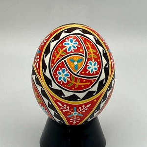 Pysanka egg, Chicken Pysanka, Ukrainian Easter egg, pysanky, decorative eggshell, egg art, Ukrainian art, gift for mom, collectible egg