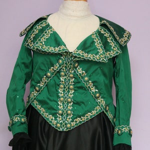 18th Century Ladies Jacket and hat embroidery design circa 1790 - machine embroidery design