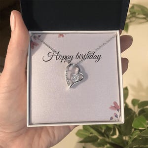 Collar de corazón en baño de oro o plata de 18 quilates con brillantes piedras de circonita, piedra preciosa central, tarjeta de mensaje personalizada, regalo para ella.