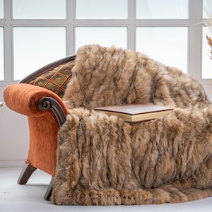 Lynx Fur Throw Blanket/Cites/Extra Soft/Brand New/Luxury Fur Blanket/by Askio Fashion Furs