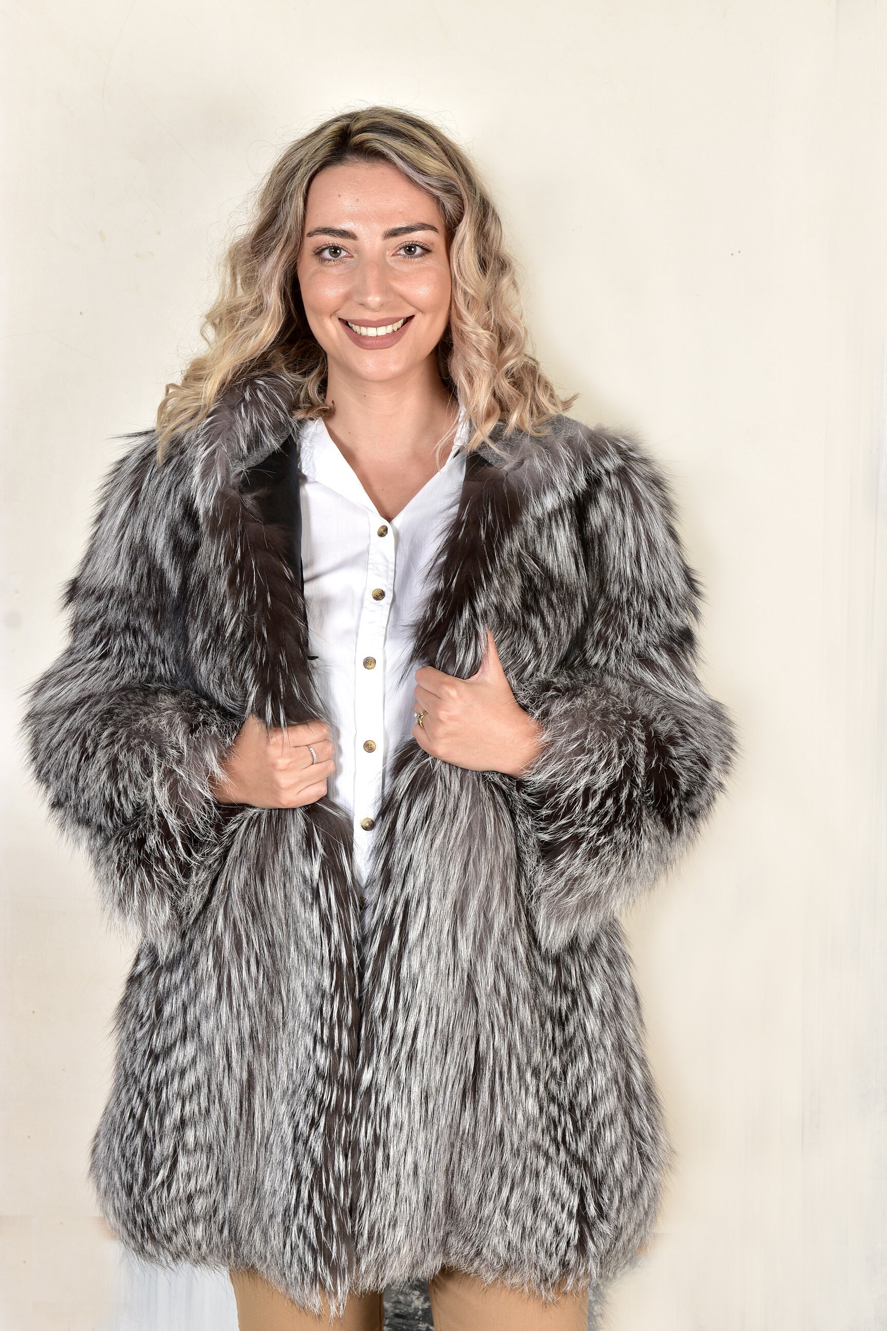 フード付きシルバーフォックスファージャケット：ハンドメイドの高級冬