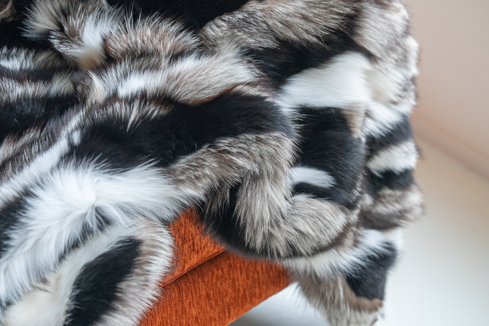 Real Fox Throw Blanket/modern Elegant/fur Throw Blanket/white Black