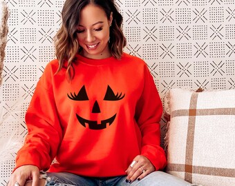 Jack o Lantern Sweatshirt, Pumpkin Face Shirt, Simple Halloween Sweatshirt, Pumpkin Sweatshirt for Women, Jack o Lantern with Eyelashes