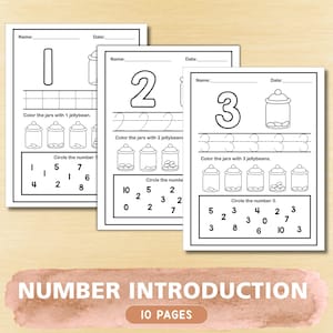 以下が含まれることがあります： 数字の1、2、3が書かれた子供向けの白黒の学習ワークシート3枚。各ページには大きな数字、なぞり書き用の点線、色塗り用のジェリービーンズが入った瓶のイラスト、そして指定された数字を丸で囲むセクションが含まれています。