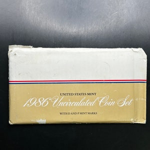 Beautiful Vintage 1986 P & D United States US Mint Set