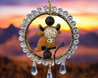 Highland Cow Suncatcher Car Charm: Crystal Bead, Rainbow Decor