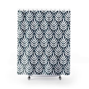 Art deco, vintage boho douchegordijn | Moderne biologische marineblauwe, witte art nouveau | Minimalistische badkamer, woondecoratie appartement