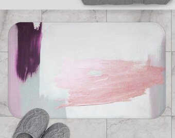 Abstrakte Badematte, Küchenmatte | Weiß, Blush Mauve Pink, Mint Pinselstriche Modern Organic | Badezimmerteppich im zeitgenössischen Kunststil