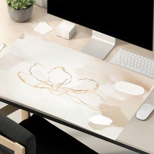 Boho Floral Desk Mat: Abstract Earthy Beige Gold Mousepad