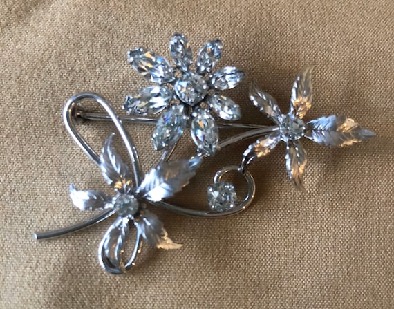 Vintage Krementz flower pin/ brooch With crystal … - image 1