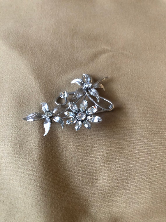 Vintage Krementz flower pin/ brooch With crystal … - image 9