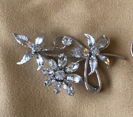 Vintage Krementz flower pin/ brooch With crystal … - image 2