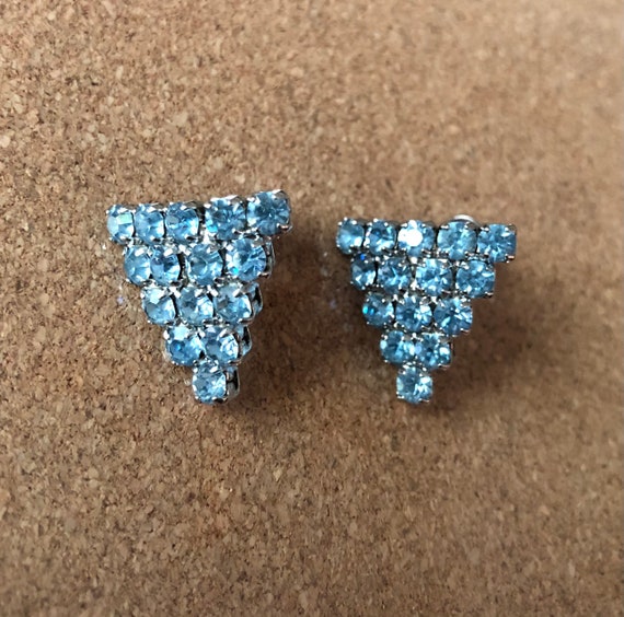 Blue rhinestone triangle earrings screw on - image 3