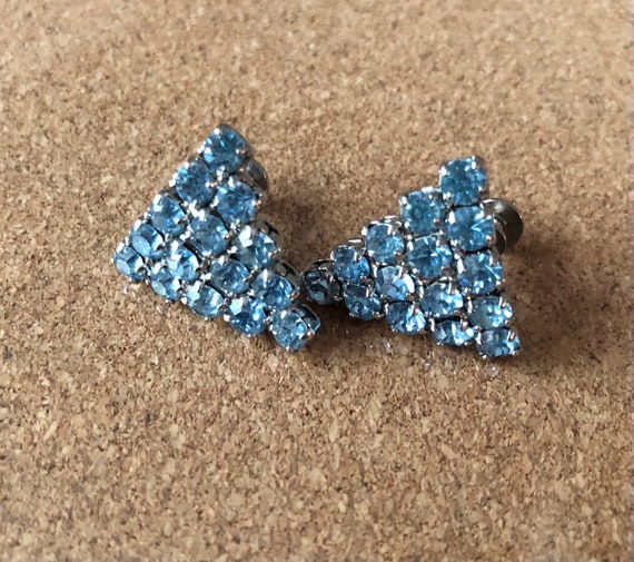 Blue rhinestone triangle earrings screw on - image 1