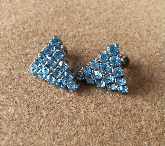 Blue rhinestone triangle earrings screw on - image 2