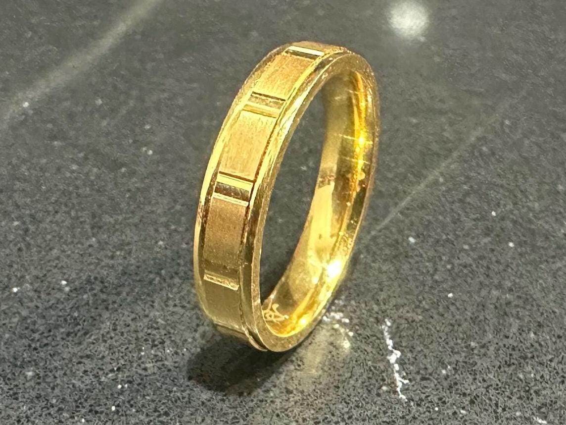 Bague Chevron En Or Jaune 14K 5.1g Taille 6.5 Avec Zirconium Cubique - Joaillerie Fine D'occasion
