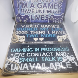 Wood signs for video gamers