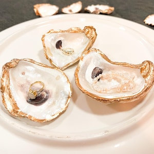 gold trimmed oyster shell ring dish (MEDIUM) - coastal beach decor, trinket dish, gifts for her, wedding, engagement, bridemaid