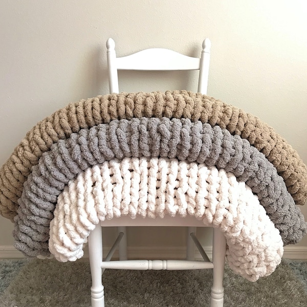 Chunky Throw Blankets in Sand Pastel Colors, Knitted Decorative Blanket for Couch in Earthy Aesthetic/Natural Colors, Birthday Gift Sister