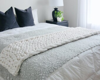 Chunky Knit Bed Runner, Soft Full Queen King Bed Scarf, Handmade Bedding, Pastel Colors Thick Bed Cover, Customization