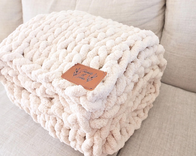 Personalized Chunky Knit Blanket, Second Wedding Anniversary Gift for Couples, Handmade Monogrammed Newlyweds Present