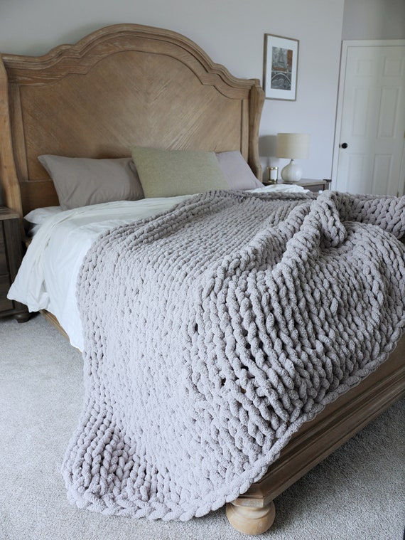 Big Yarn Blanket Chunky Knit Queen to King Bed Comforter End of