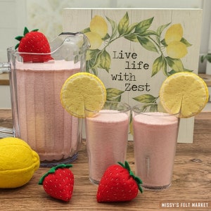 Pink Lemonade Play Set for Pretend Play - 1 Pitcher of Felt Drink and 2 Glasses and 2 Slices of Lemon and 1 Strawberry for Picnics